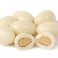 Миндаль в белом шоколаде Миндаль в белом шоколаде